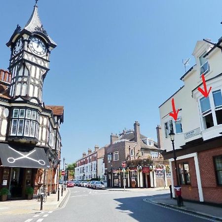 The Clock Tower Apartment - Spacious, Modern, 2 Bed Room Apartment , Southsea With Free Parking - Sleeps 4 Portsmouth Eksteriør billede