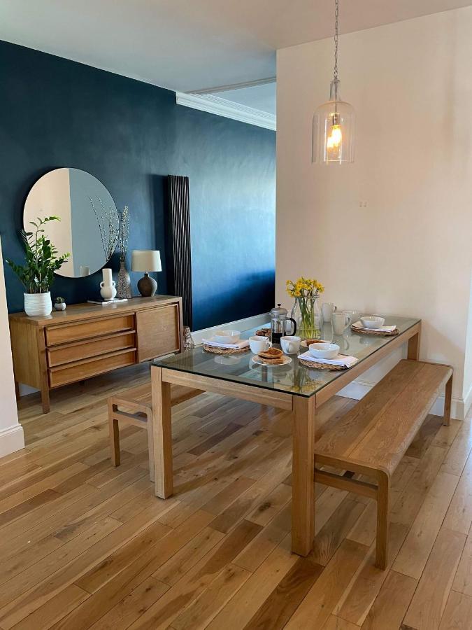 The Clock Tower Apartment - Spacious, Modern, 2 Bed Room Apartment , Southsea With Free Parking - Sleeps 4 Portsmouth Eksteriør billede