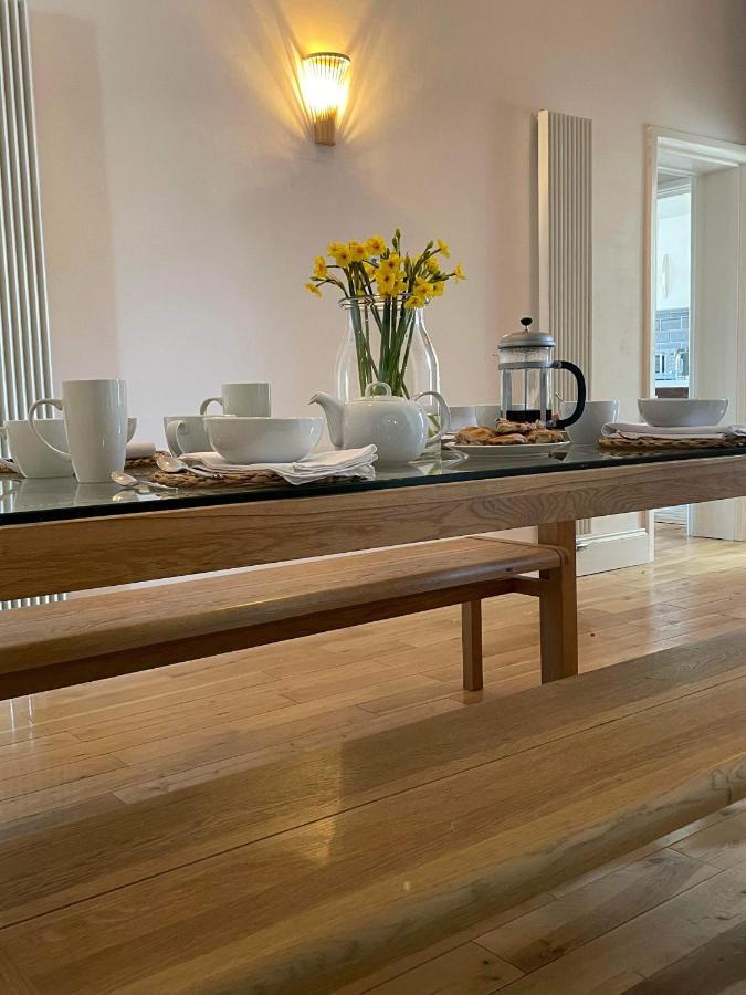 The Clock Tower Apartment - Spacious, Modern, 2 Bed Room Apartment , Southsea With Free Parking - Sleeps 4 Portsmouth Eksteriør billede