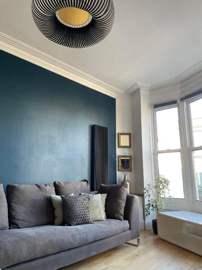 The Clock Tower Apartment - Spacious, Modern, 2 Bed Room Apartment , Southsea With Free Parking - Sleeps 4 Portsmouth Eksteriør billede